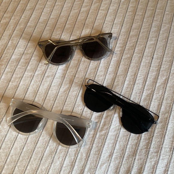 Bundle of sunnies - Picture 2 of 8
